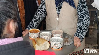Güdül'de ihtiyaç sahiplerine sıcak yemek servisi uygulaması başladı