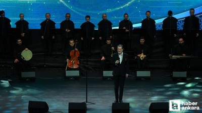 Ahmet Özhan 'Külliye'de Ramazan' etkinliklerinde konser verdi