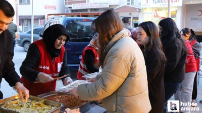 Kızılay 'Gölbaşı'nda Bereket Sofrası' iftar programı düzenledi