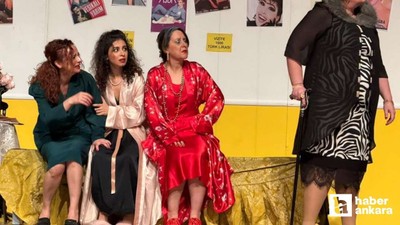 İlk olarak Ankara'da sahnelenmişti! Kadıncıklar oyunu yoğun ilgi gördü