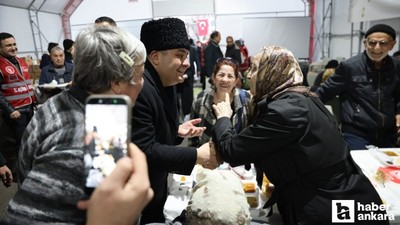 Başkan Özarslan, iftar çadırında vatandaşlarla bir araya geldi