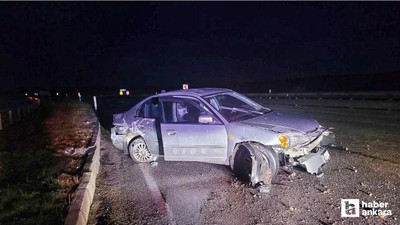 Çorum'da kontrolden çıkan otomobil demir bariyerlere çarptı: 4 yaralı