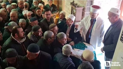 Beypazarı'nda ziyarete açılan Sakal-ı Şerif'e vatandaşlardan büyük ilgi