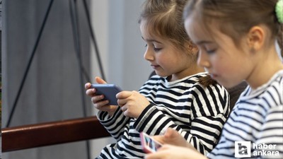 Çocuklarda uzun süreli sosyal medya kullanımı 4 riski beraberinde getiriyor