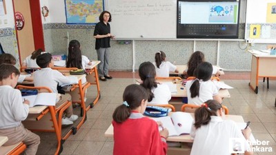 Tüm okullarda bugün ilk ders 'Finansal Okuryazarlık' dersi oldu
