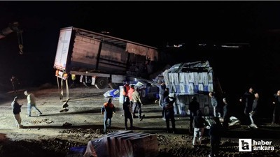 Çorum'da tır devrildi, Ankara-Tokat karayolu 5 saat ulaşıma kapandı