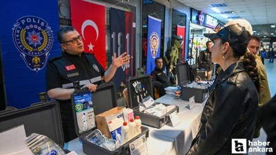Kızılay Metrosu'nda 'Tarihi Polis Kıyafetleri Sergisi' açıldı