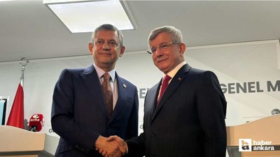 Özgür Özel: "Davutoğlu'nun Başbakanlığı döneminde çok kritik bir süreç yaşandı"