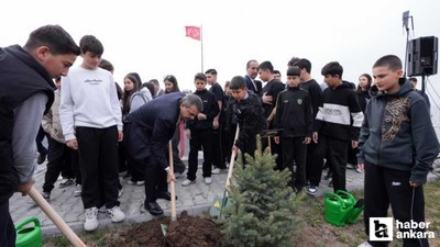 Bakan Tekin, Ankara'da bulunan abideyi ziyaret etti
