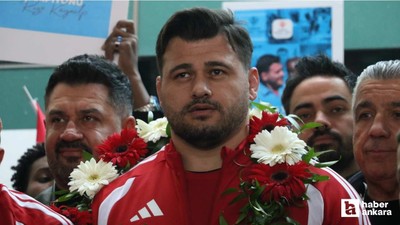 Rıza Kayaalp ve Güreş Milli Takımına Ankara'da coşkulu karşılama