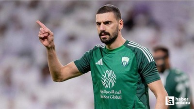 Asya Şampiyonlar Ligi Kupası'nı kaldıran Merih Demiral tarihe geçti