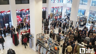 Gençlerbirliği'nin futbolcuları Keçiören'de mağaza açılışına katıldı