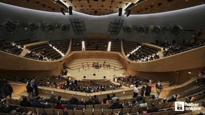 Ankara'da "45'lik Plak Şarkıları" konserinde Seyyal Taner ile Teyfik Rodos sahne aldı