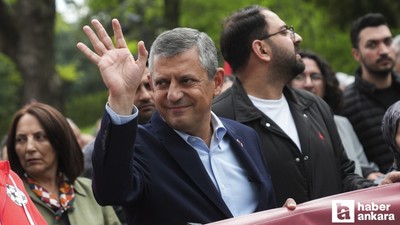 CHP Genel Başkanı Özel, 19 Mayıs Gençlik Korteji yürüyüşüne katıldı