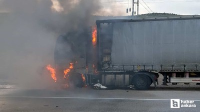Kırıkkale – Ankara karayolunda kereste yüklü araçta yangın çıktı
