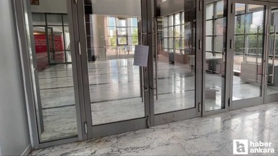 'Mutlak Butlan' kararı, CHP Genel Merkezi girişine asıldı!
