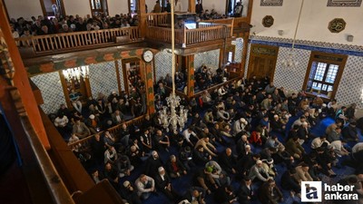 Başkentte vatandaşlar Kurban Bayramı namazı için camileri doldurdu