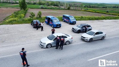 Çorum'da jandarma ekipleri trafik denetimlerine devam ediyor