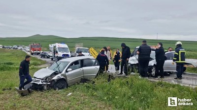 Çorum'da iki otomobil çarpıştı: 6 yaralı