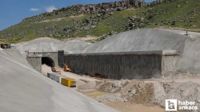 Ankara ile Kayseri'yi bağlayacak hızlı tren hattı hızla ilerliyor