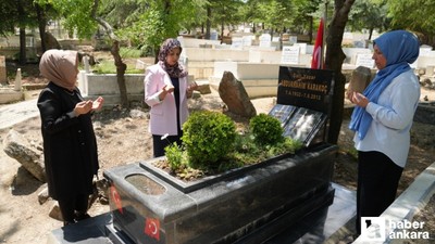Keçiören Belediyesi Abdürrahim Karakoç'un kabrini bakıma aldı