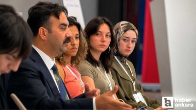 Mustafa Çelik, ÜNİDES eğitimine katılan gençlerle bir araya geldi