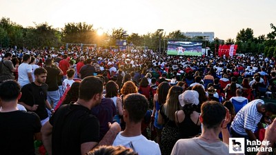 Meydanlarda milli maç için dev ekranlar kurulmayacak!