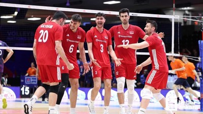 Voleybolda heyecan erkek voleyboluna kaydı: Rakip Sırbistan