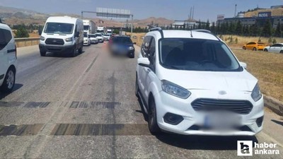 Kırıkkale-Ankara yolunda zincirleme trafik kazası: 3 araç birbirine girdi!