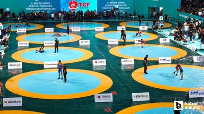 Türkiye Minikler Güreş Şampiyonası Ankara'da devam ediyor
