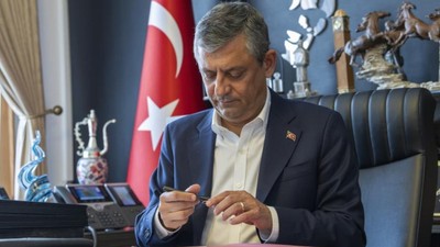 Özgür Özel, YENİ Parti'nin logosunu paylaştı