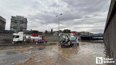 Ankara'da aracını sel sularına kaptıran adam gözyaşlarına boğuldu