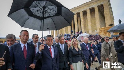 Yeni Parti'nin ilk ziyareti Anıtkabir'e oldu