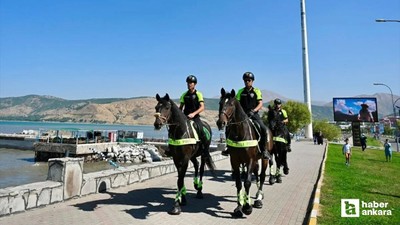 Çankırı'da iki hafif ticari araç çarpıştı: 9 yaralı