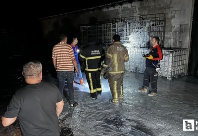 Bursa Kestel'de boya fabrikasındaki yangın söndürüldü