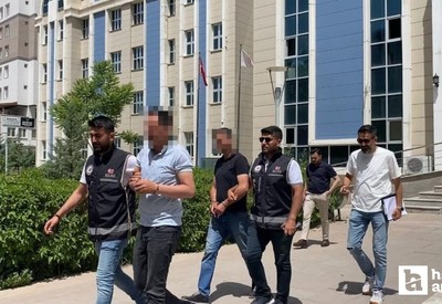 Kendisine oy vermeyenlere şiir yazan muhtar adayı dolandırıldı!
