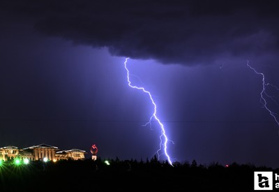 Ankara'da aniden bastıran yağmur  şehre zor anlar yaşattı