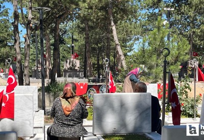 Ankara'daki şehit aileleri mezarlıklara akın etti