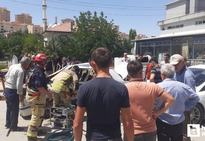 Ankara Polatlı'da iki otomobil çarpıştı!