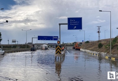Ankara-Konya karayolunda kuvvetli yağışlar taşkın meydana getirdi!