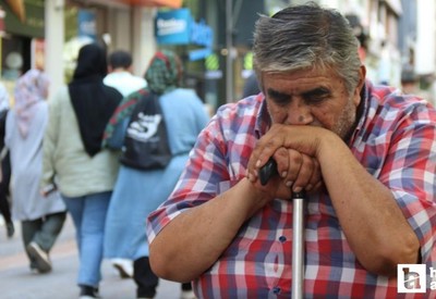 KOAH hastası adam 36 yıldır oturarak uyuyor