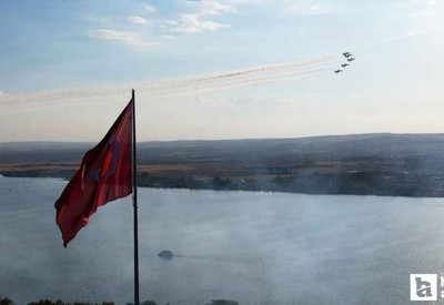 Türk Yıldızları, 30 Ağustos Zafer Bayramı Mogan Gölü gösteri uçuşunu gerçekleştirdi