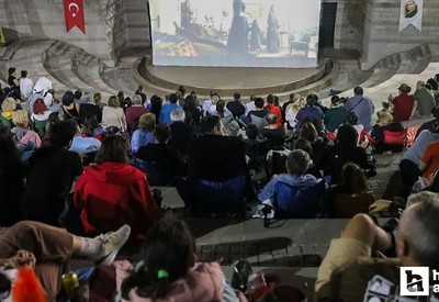 Etimesgut Belediye Başkanı Beşikçioğlu vatandaşlarla Atatürk 2 filmini izledi
