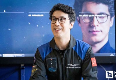 Türkiye'nin ikinci astronotu Ankara'da öğrencilerle buluştu