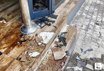 Ankara’da darp edilen şahıs husumetlilerin dükkanına arabayla girdi