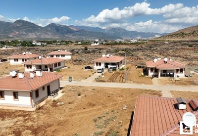 Çevre ve Şehircilik Bakanlığı depremde yıkılan köy konutlarının inşasına devam ediyor