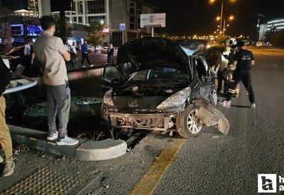 Ankara'da feci trafik kazası! 5 araç birbirine girdi, 2 kişi yaralandı!