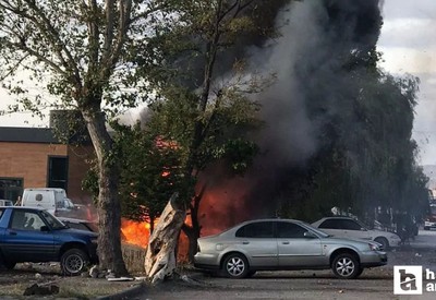 Ankara Etimesgut'ta otopark yangını: 5 araç kül oldu!