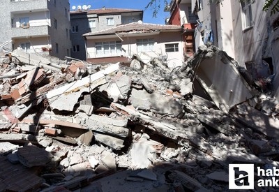 Kırıkkale’de yıkım kararı verilen binanın yıkımında 3 bina hasar aldı