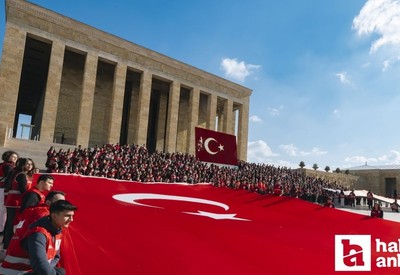 1.000 Türk Kızılay gönüllüsü Anıtkabir’i ziyaret etti